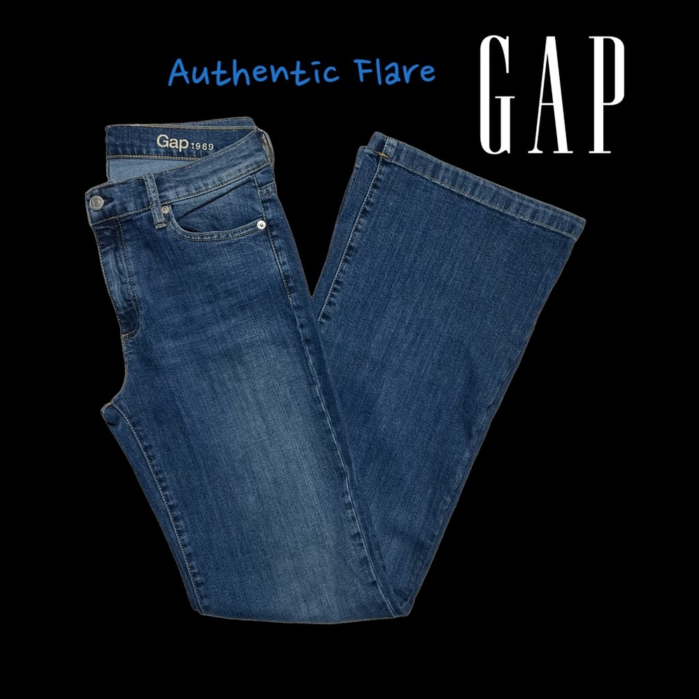 GAP Authentic Flare 1969 Jeans (EUC) Size 8 (28 R)